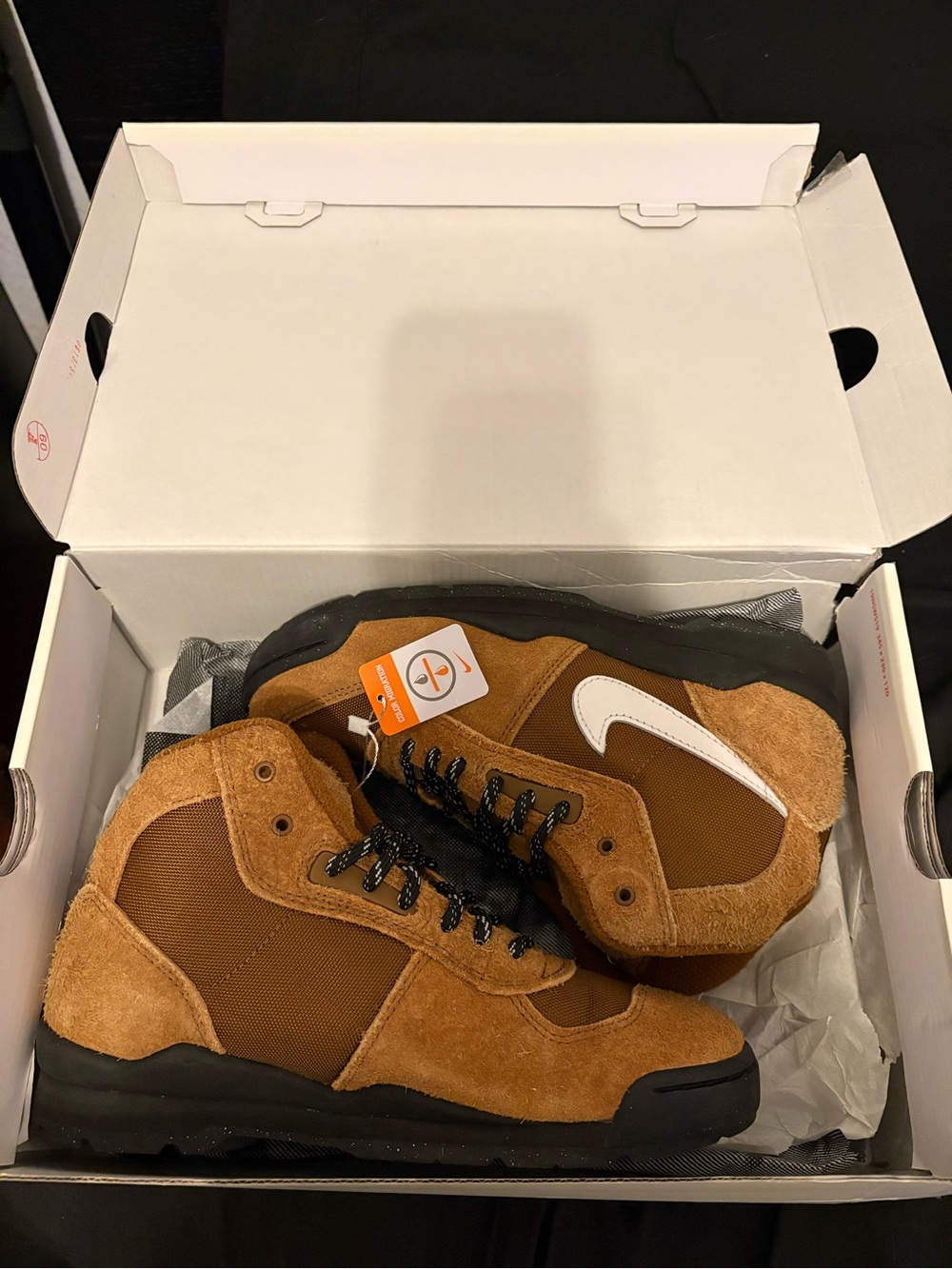 Nike Stussy x Nike Air Baltoro Mid Top Sneakers Light British Tan IM7419-200
